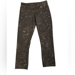 Lululemon CLOSET CLEANOUT crop run pants geometrical design in blacks size XS